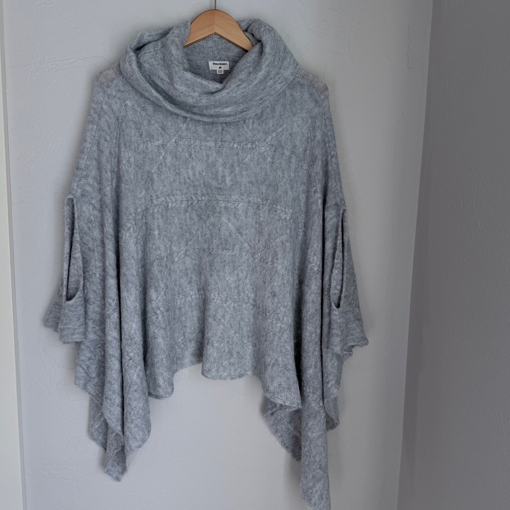 World Market Elegant Gray Wool Blend Knitted Turtle Neck Shrug Sweater‎ One Size